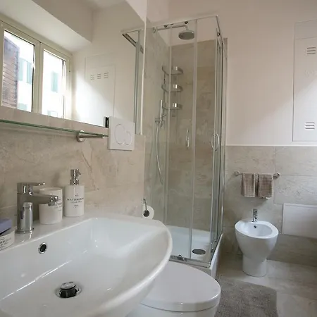 Cola Di Rienzo A E B Apartman