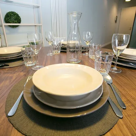 Cola Di Rienzo A E B Apartman *